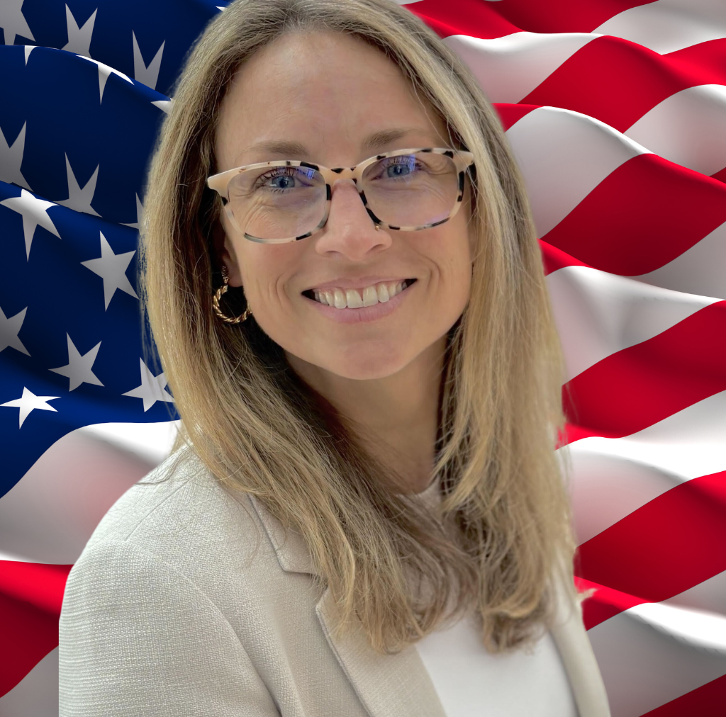 Headshot of Kelly Throne